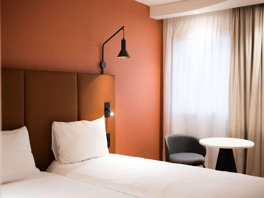 Ibis Port De Plaisance Hotell Caen Rum bild